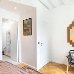 Guestready - Charmant Appt Au Coeur Du 6E Arr.